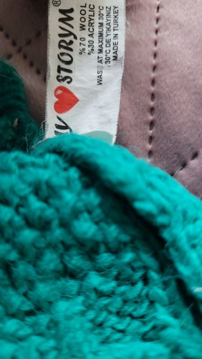 Теплий в'язаний светр