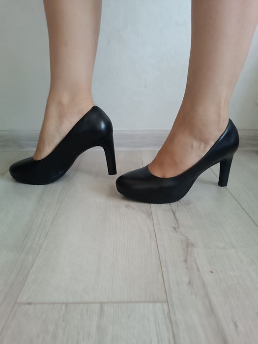 Туфлі Clarks  (шкіряні)