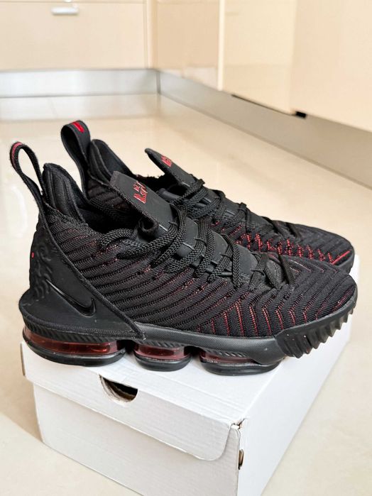 Nike James LeBron 16 *Fresh Bred*