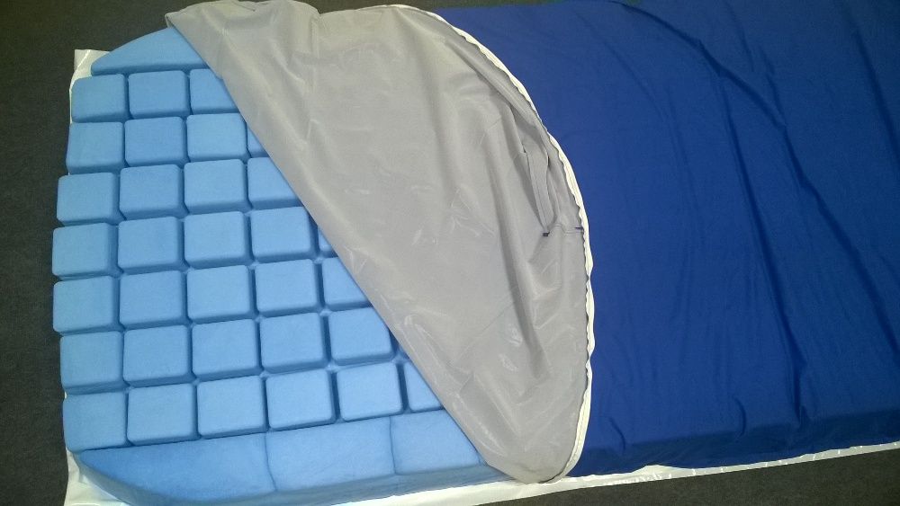 Materac antyodleżynowy gofr w pokrowcu nieprzemakalnym Systam Polyplot