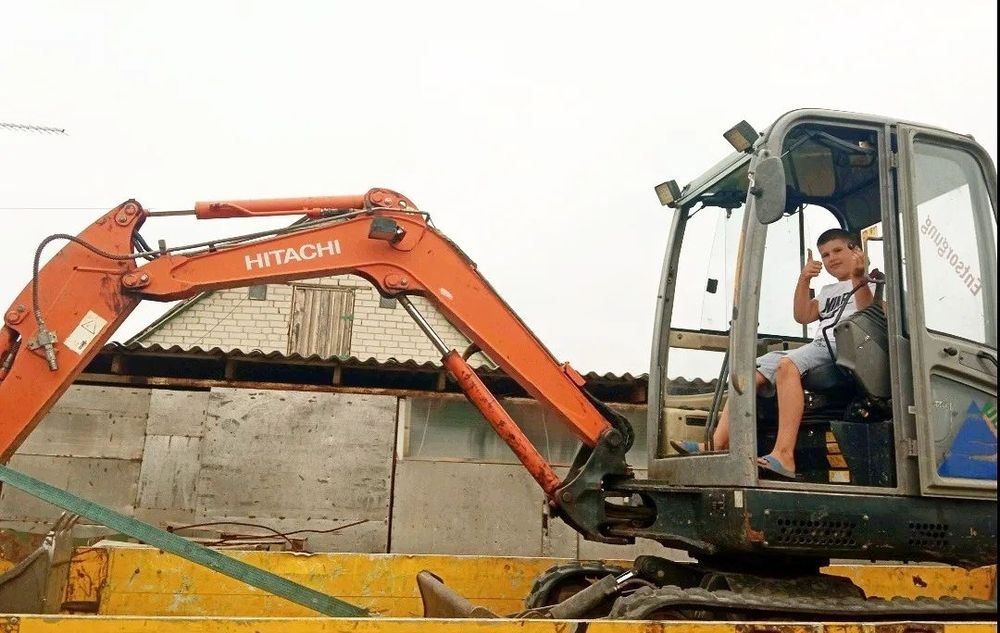 Послуги міні-екскаватора і JCB