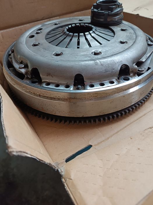 Продам маховик із щепленням.