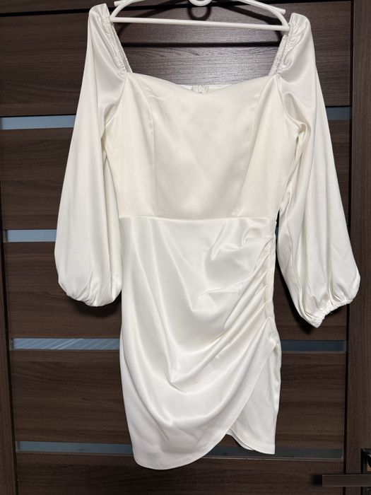 Продам сукню білого кольору