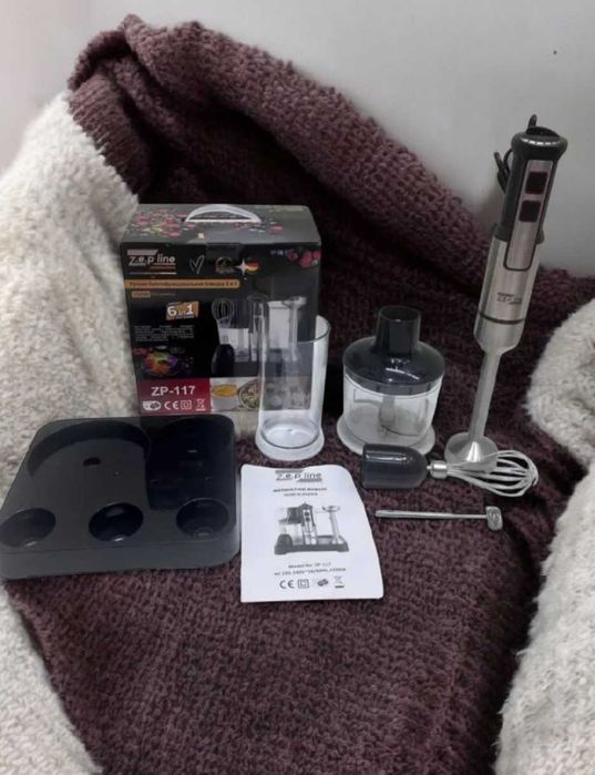 Потужний погружний блендер для кухонних геніїв та любителів готувати