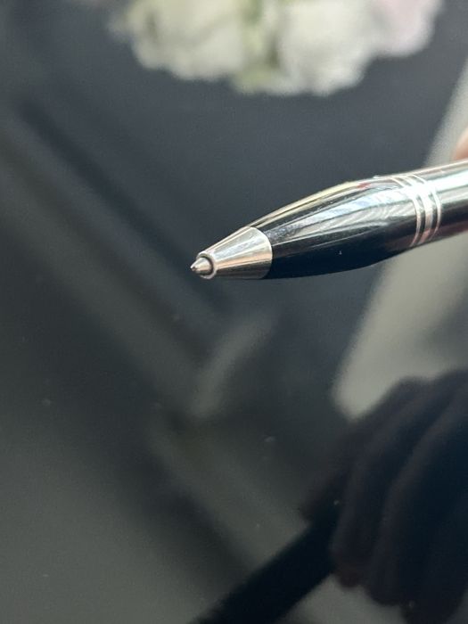 Ручка Montblanc StarWalker із дорогоцінної смоли.