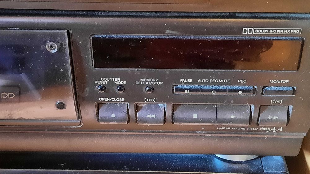 Продаєтся магнітафон Technics б/у касетний