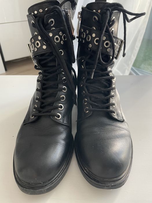 Czarne buty skórzane Zara