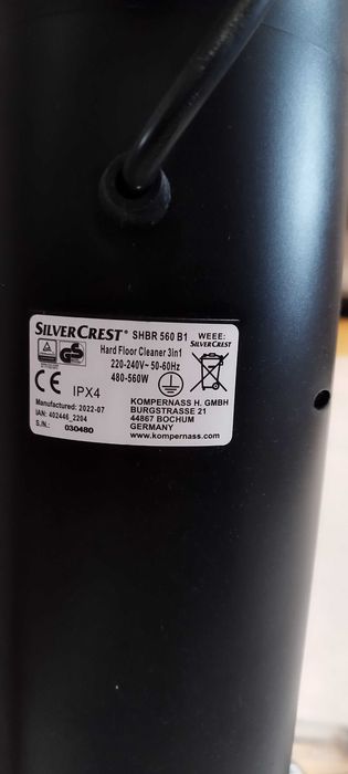 Aspirador limpa e aspira