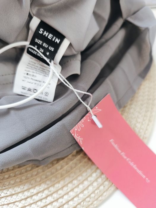 Suknia maxi wieczorowa długa plisy plisowana

Biust 48-52cm
Talia okoł