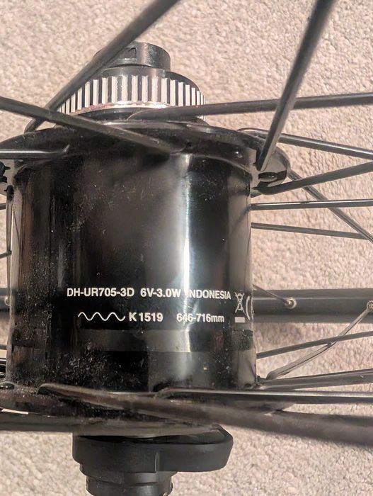 Koła komplet Btwin + Dynamo Shimano DH-UR705-3D