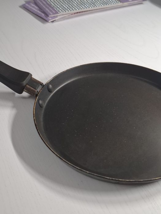 Пательня 20 см діаметр