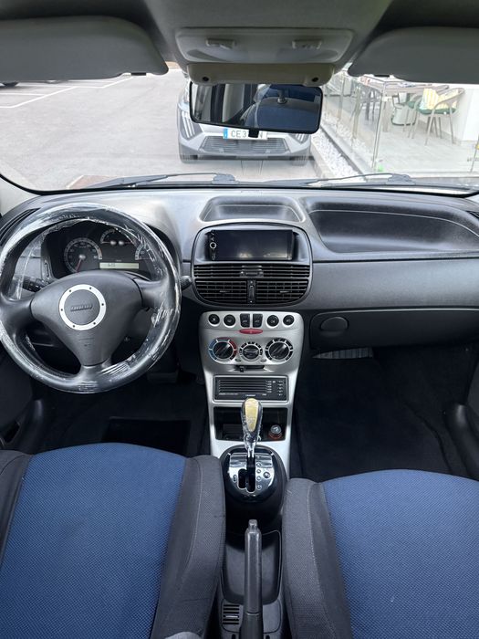 Punto Sport Fire 1.2 • Caixa Automática • 117 mil km (c/Histórico) • Multimedia • AC • Nacional • Jantes Especiais 16 • Distribuição Nova • 02 Donos