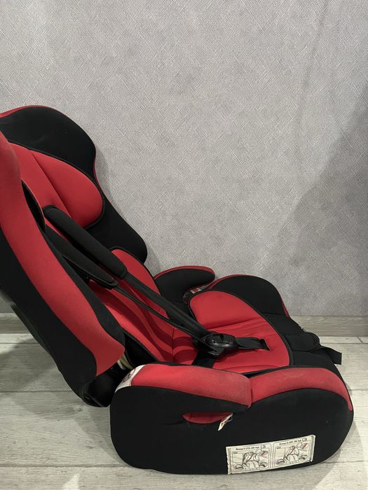 Дитяче автокрісло.Детское автокресло.Есть наклон для сна. Німеччина