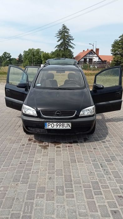 samochód osobowy Zafira