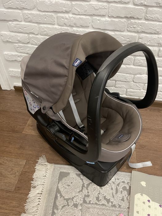 Автокрісло chicco до 0- 15 кг