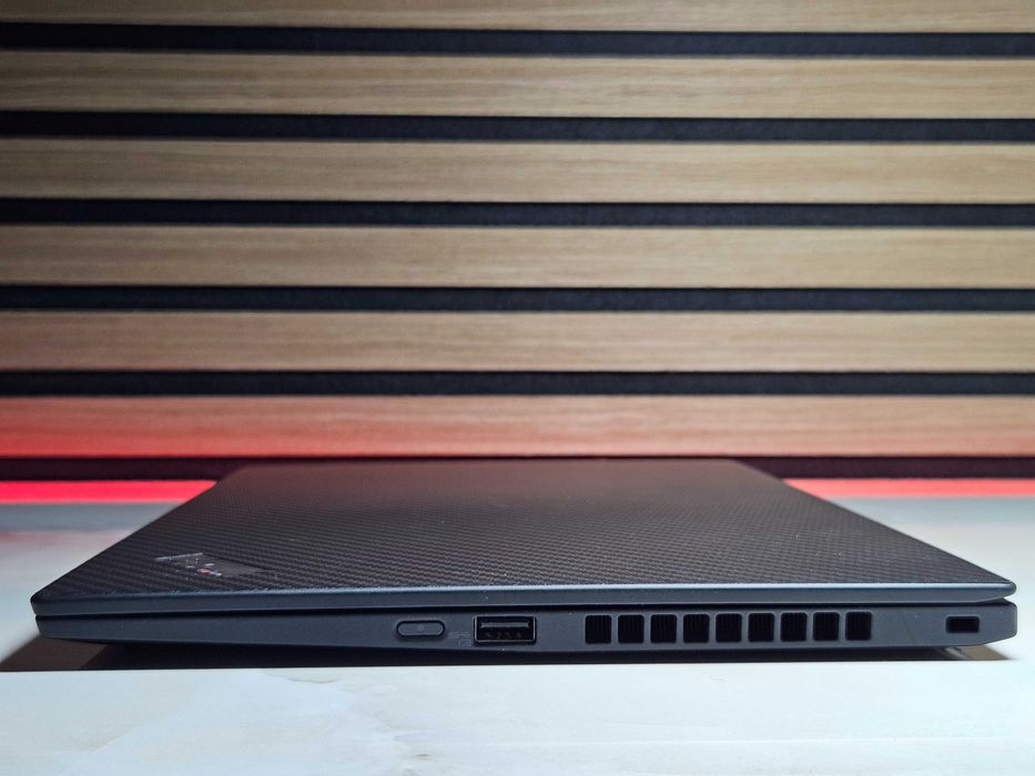 Lenovo ThinkPad X1 Carbon 7th | FHD i5-8265U 8GB 256GB SSD | WIN 11