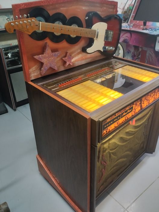 Fully Functional Vinyl Record Jukebox507210684160419842