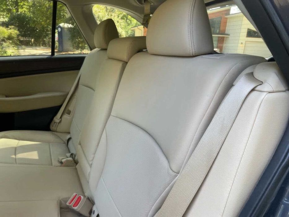 Subaru Outback 2.5i Limited      2017