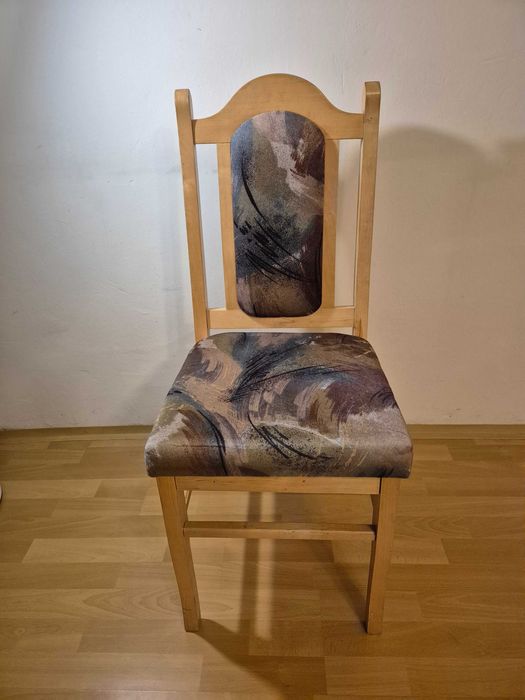 Krzesła sosnowe używane