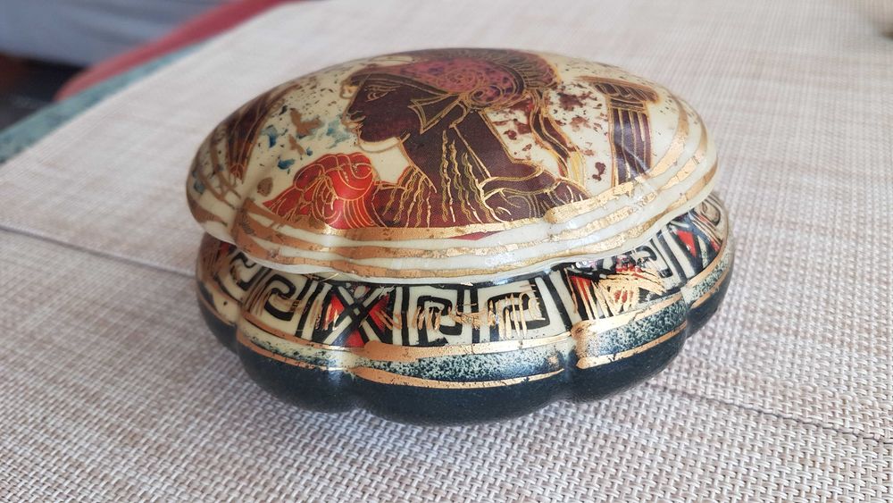 Szkatułka na Biżuterie-porcelana