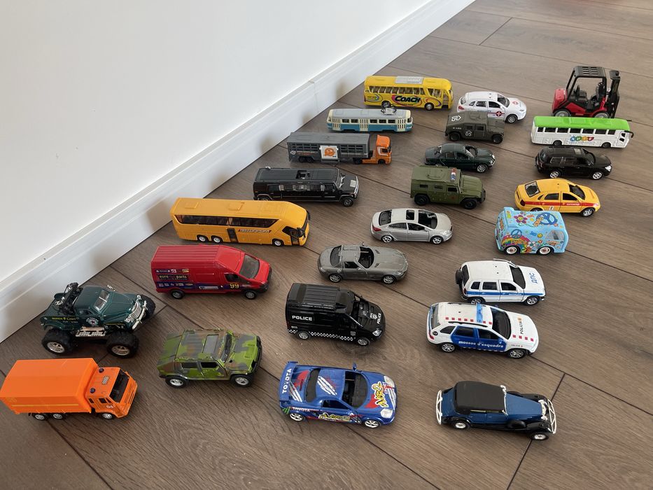 Машинки Колекційні, Kinsmart, Hot Wheels - Хот Вілс та ін.