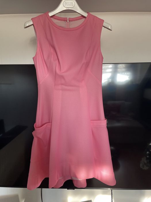 Nowa Sukienka motive and more