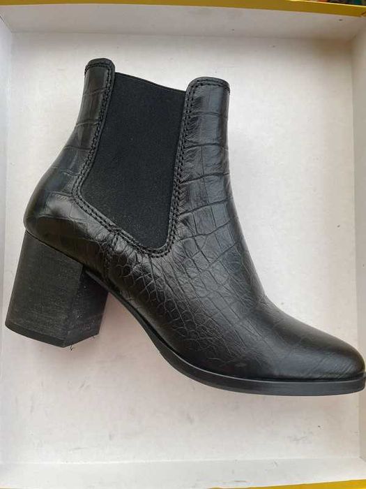 Botins couro preto Eureka 35