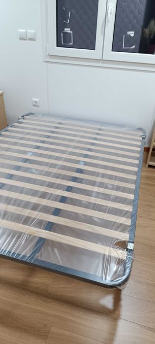 Colchão nunca usado bem como estrato nunca usado