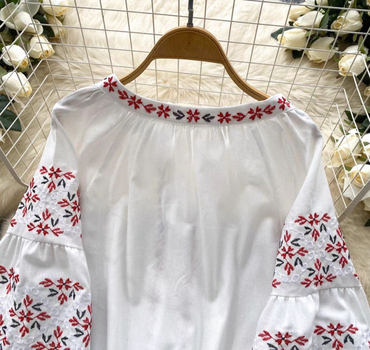 Вишита не знаю блузка.