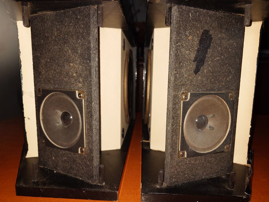 Kolumny Bose 205