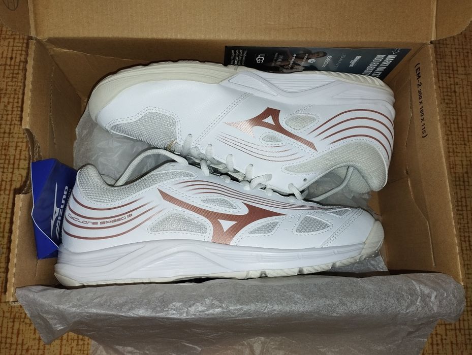 Спортивні жіночі кросівки Mizuno