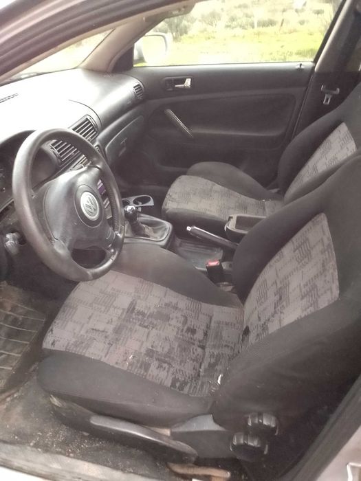 VW Passat – a andar – precisa de reparações na direção