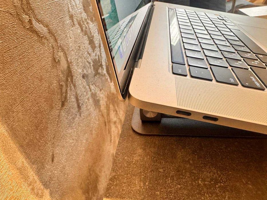 Apple MacBook Pro 16″ i9 16gb 1TBssd