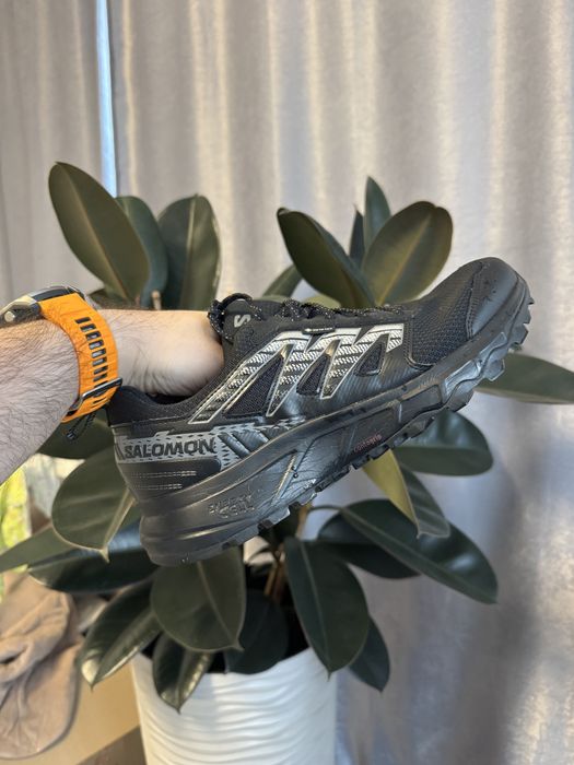 Продам кросівки Salomon Wander gore tex
