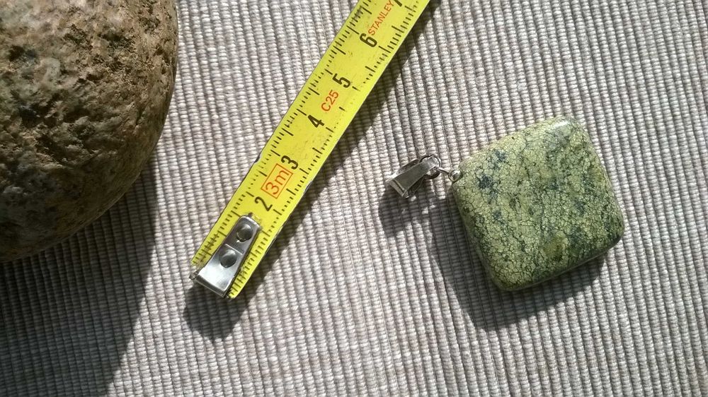 Zawieszka wisiorek - kamień naturalny zielony seledynowy - srebro