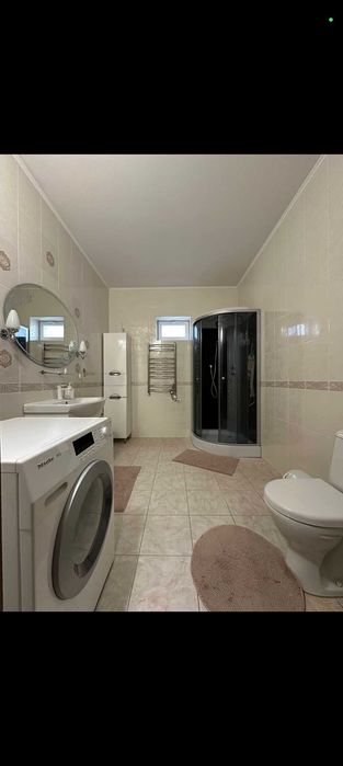 Продаж великогабаритної 3 кімнатної квартири