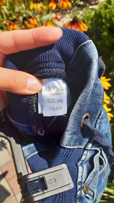 Продам джинсы resser на 2-3 года