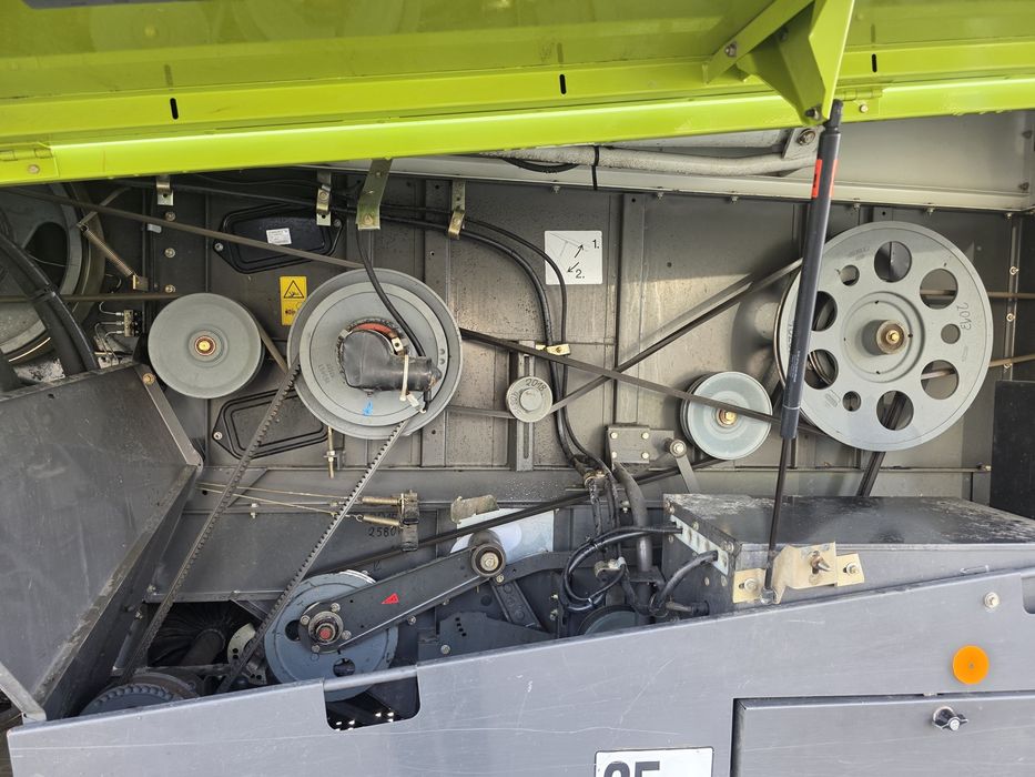 Kombajn zbożowy Claas Mega 350