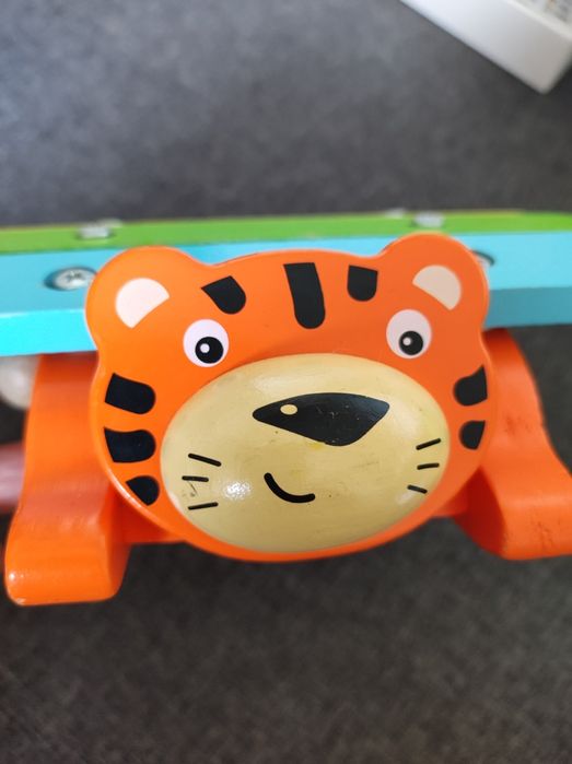 Zabawki dla maluszka ( cymbałki, książeczki, pad )