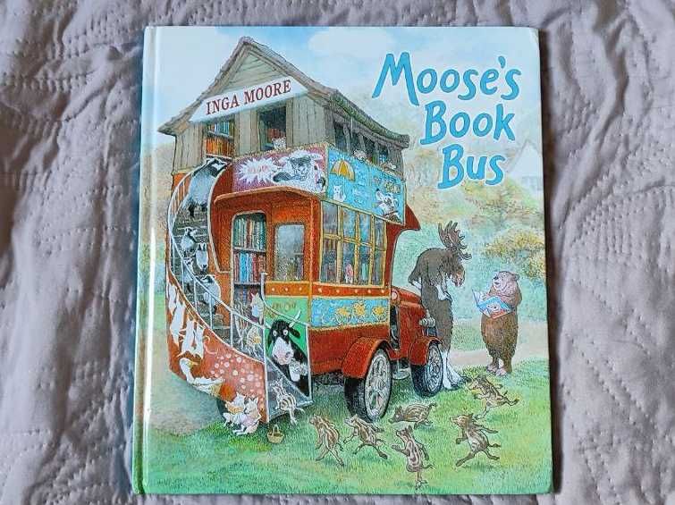 Книга Moose's book bus Inga Moore (книжкобус пана Сохатого)