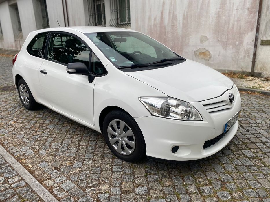 Toyota auris 1.4 d4d Vila Nova De Famalicão E Calendário • OLX.pt