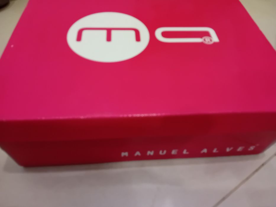 Sapatos de saltos em pele pretos