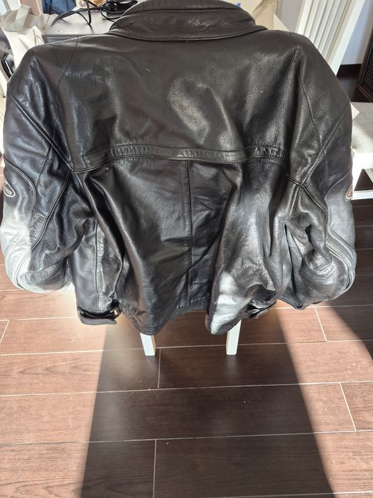 Casaco de moto em pele