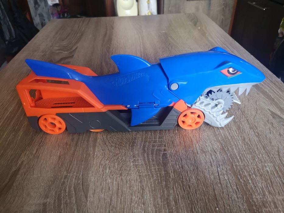 Акула Hotwheels,хот виллс б.у