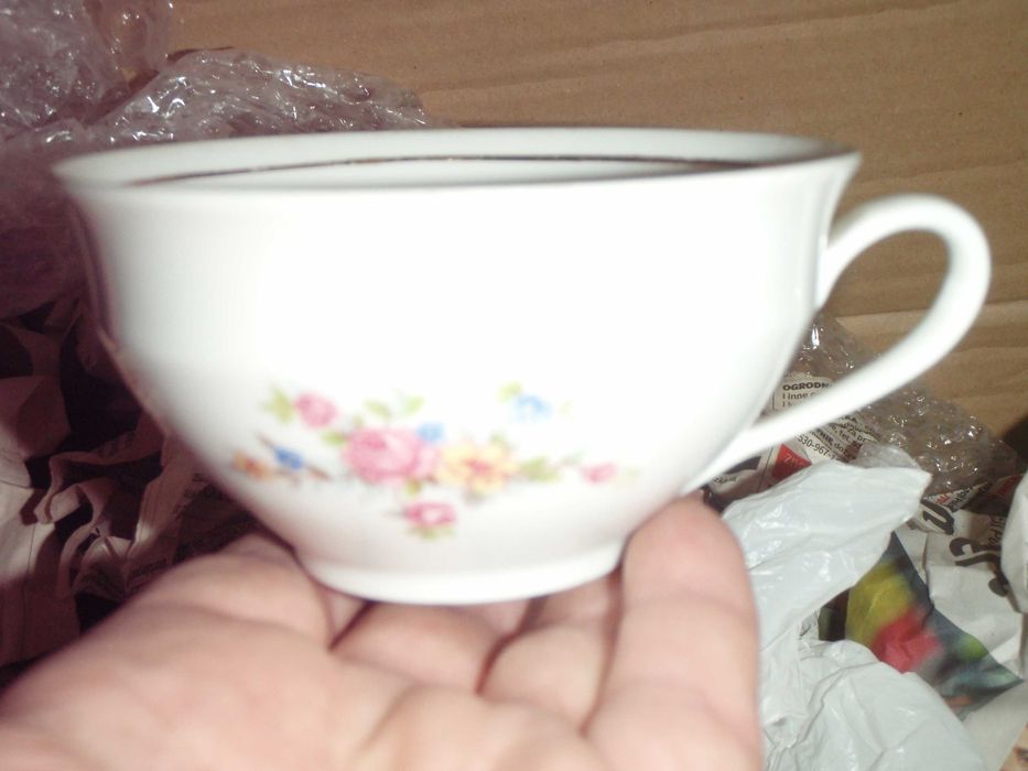 Filiżanki porcelanowe delikatne 10 sztuk bez spodeczków