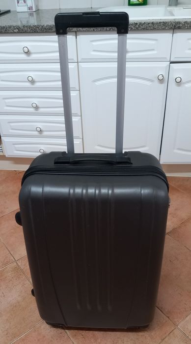 MALA RÍGIDA DE VIAGEM DE PORÃO e 4 RODAS . Casa,Mudanças, Quarto, Passeio, Sala.