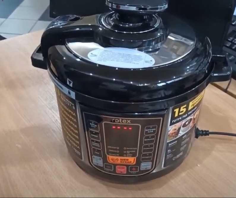 Мультиварка-скороварка-пароварка Rotex REPC57-B/ 5л/ 900Вт