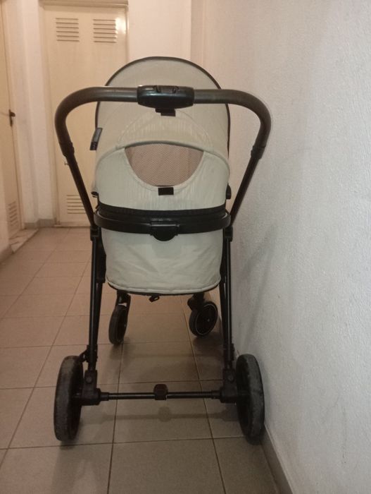 Carrinho de bebé como novo