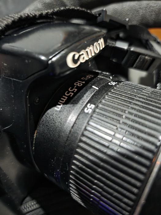 Canon EOS 1100D + 18-55mm + 75-300mm