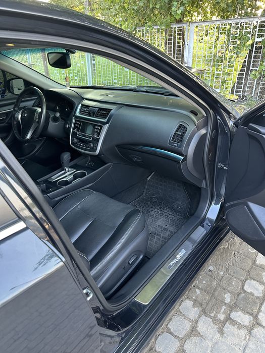 Продам nissan altima